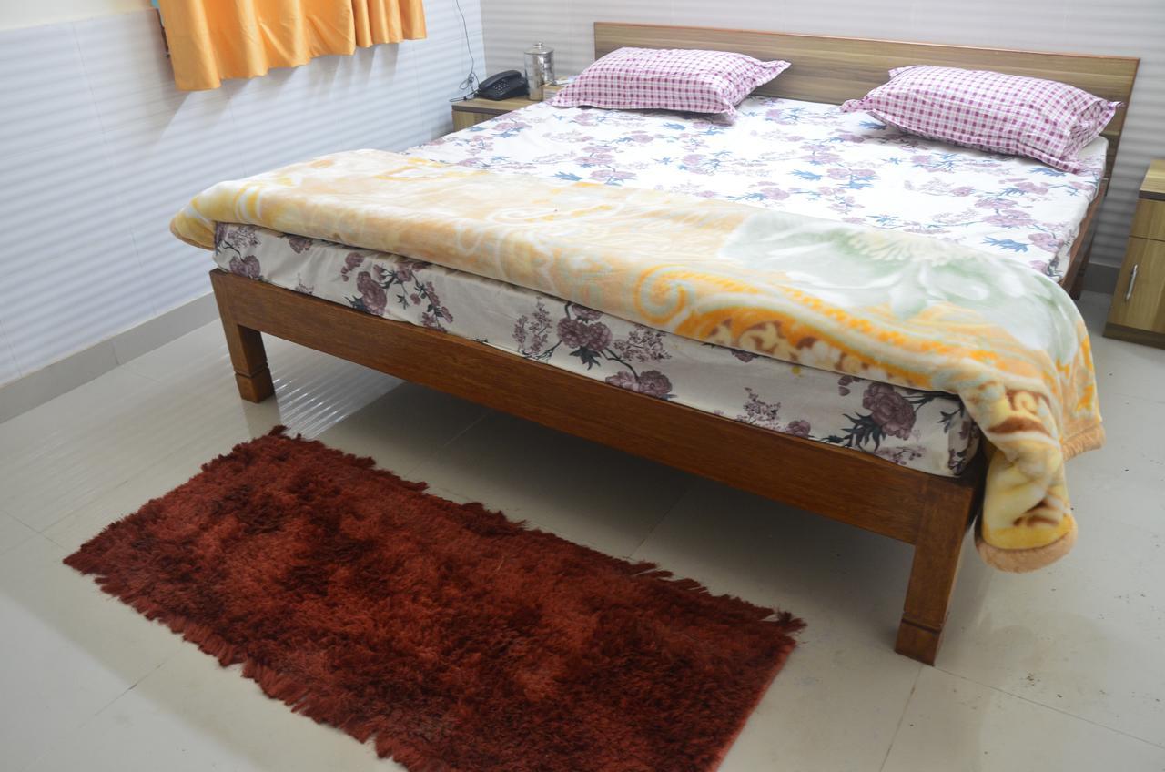Shiv Shakti Guest House Грейтър Нойда Екстериор снимка